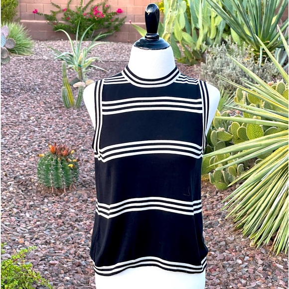 KEVO TOP - Picture 1 of 3